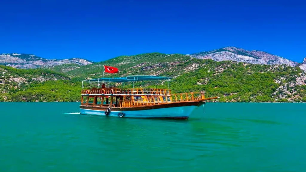 Side: Green Canyon Lake Cruise & Mountain Escape