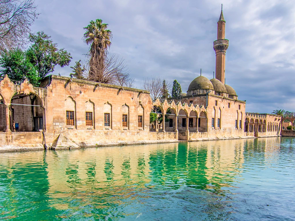 УЧАСТИЕ В КЛАССИЧЕСКОМ ТУРЕ ГАП С ПРЕВОЗКОЙ НА САМОЛЕТЕ (3 НОЧИ ПРОЖИВАНИЕ В ОТЕЛЕ)