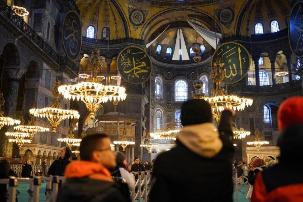 Istanbul: Guided Tour of Blue Mosque, Hagia Sophia & Old Town with Tickets