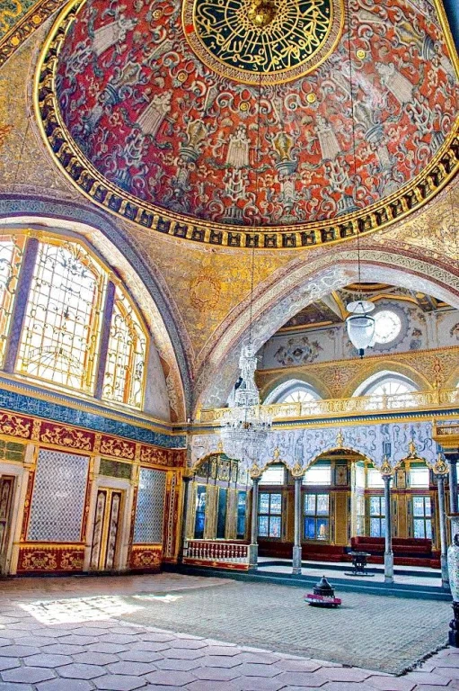 Istanbul: Topkapi Palace and Harem Museum Tour with Ticket
