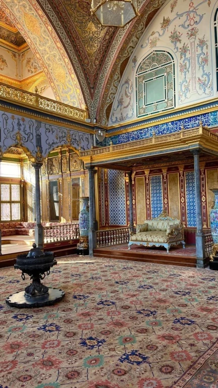 Istanbul: Topkapi Palace and Harem Museum Tour with Ticket