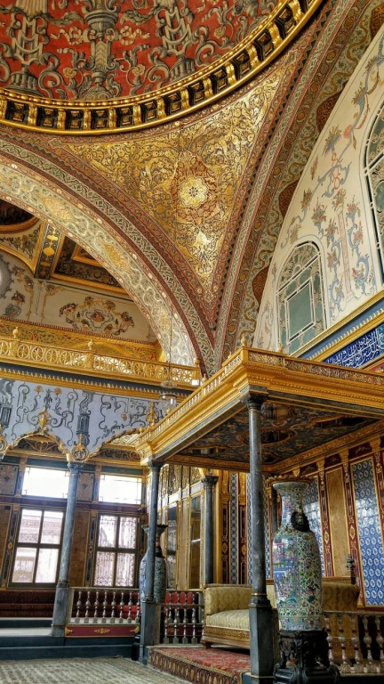 Istanbul: Topkapi Palace and Harem Museum Tour with Ticket