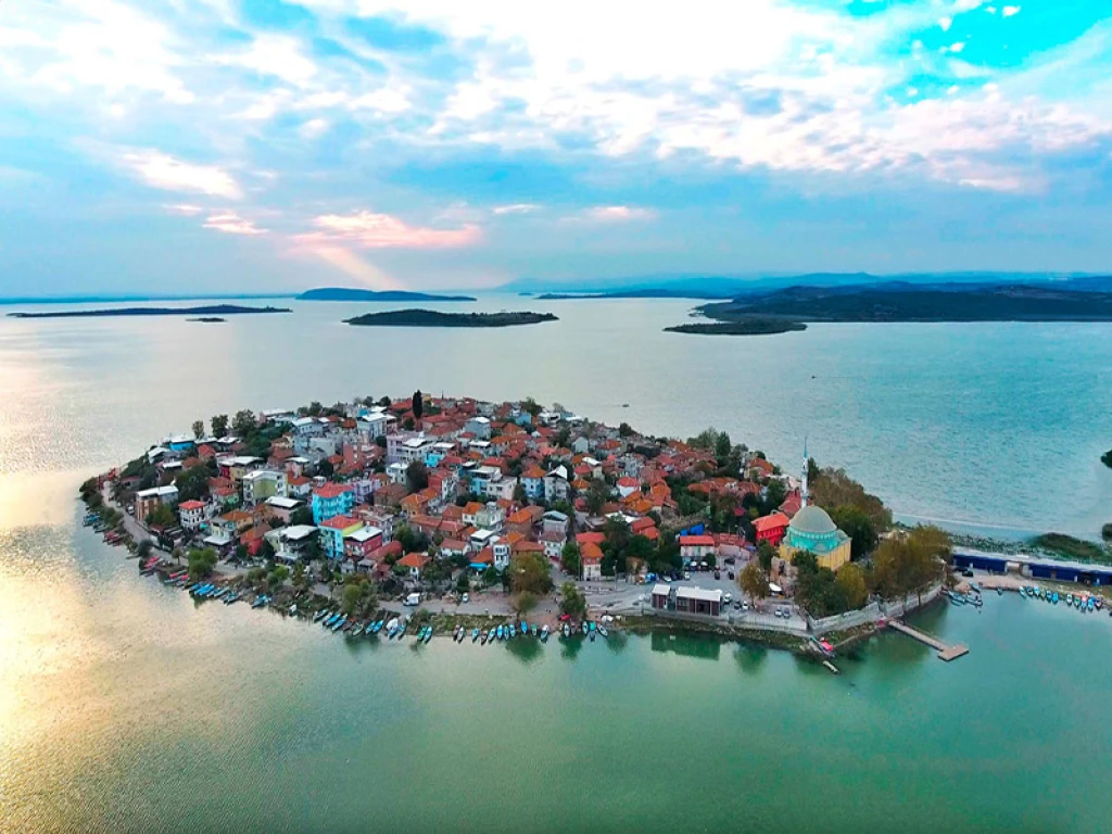 🌿 YALOVA – İZNİK GÜNÜBİRLİK TURU 🏛️✨