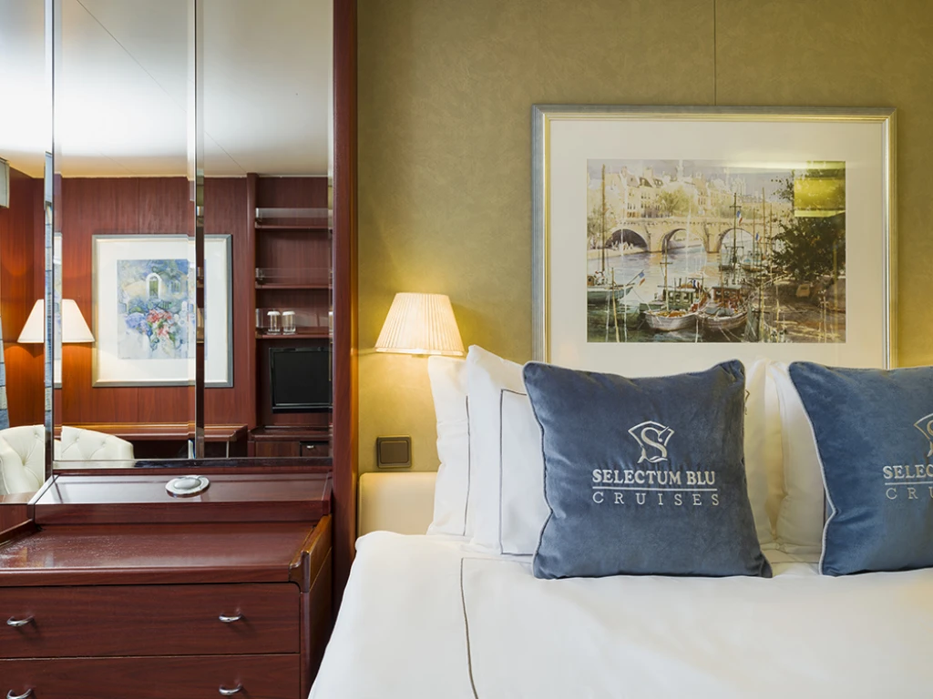 BLUE SAPPHİRE İLE YUNAN ADALARI – ÇEŞME HAREKET – 4 GECE – KAPIDA VİZE