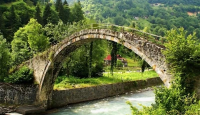 Uçaklı Karadeniz Yaylaları ve Batum Turu (3 Gece Otel Konaklamalı)