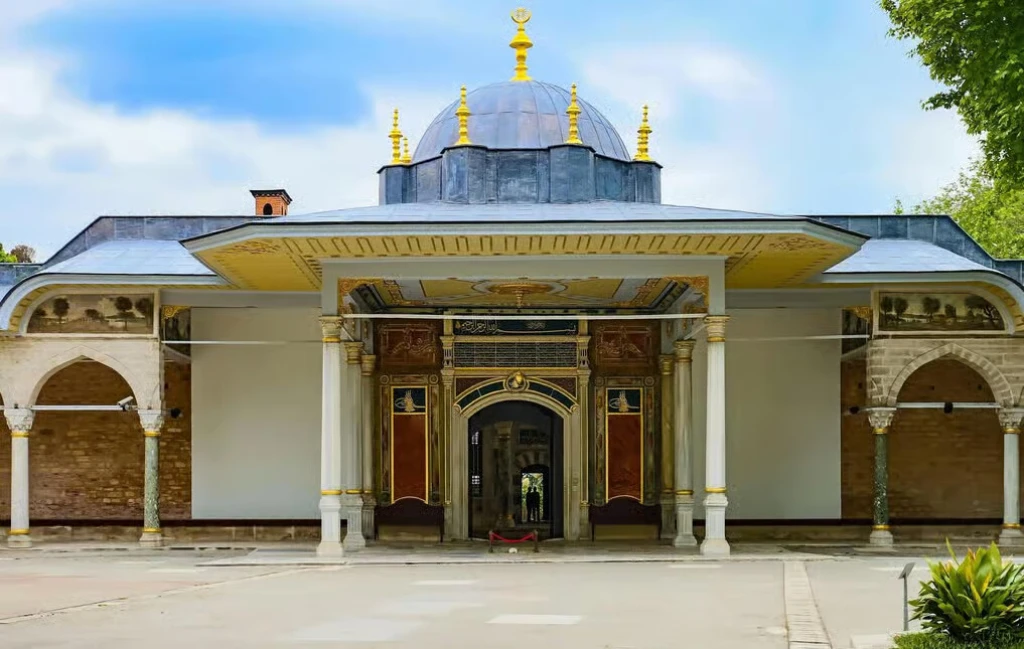 Topkapi Palace Entrance, Skip-the-Line SMALL GROUP