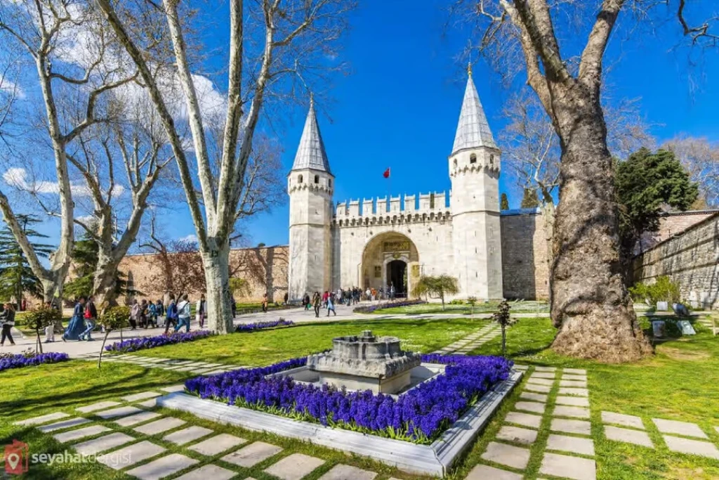 Topkapi Palace Entrance, Skip-the-Line SMALL GROUP
