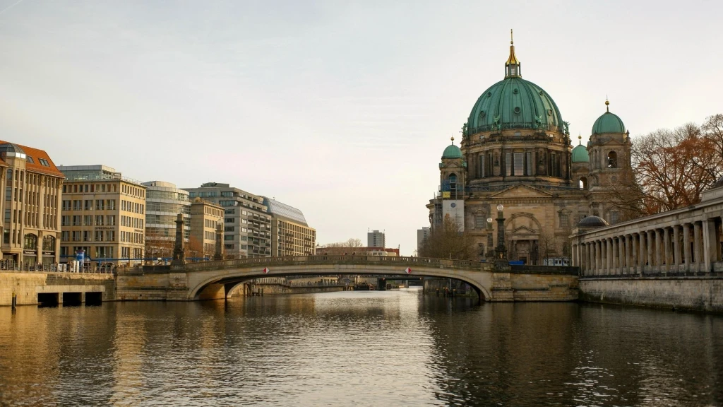 Duvarların Ardındaki Berlin Turu THY İle Yılbaşı Özel 3 Gece 4 Gün 2027