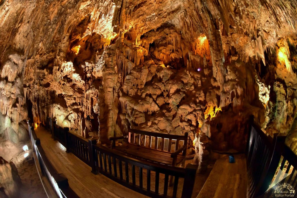 Side: Alanya Castle, Dim River & Boat Day Tour