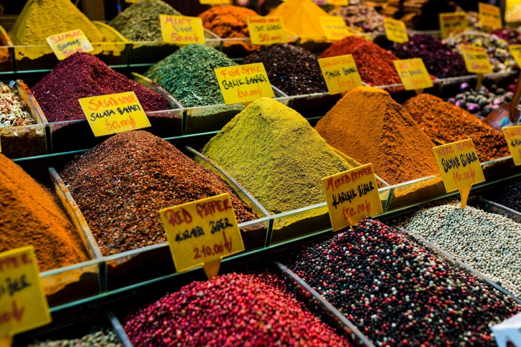 Istanbul Shopping Tour: Grand Bazaar, Spice Bazaar & Arasta Bazaar Walking Tour