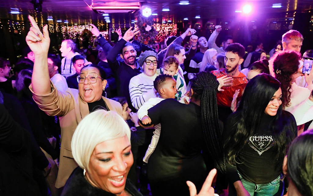 Bosphorus Cruise with Dinner and Entertainment ( Unlimited Soft Drinks)