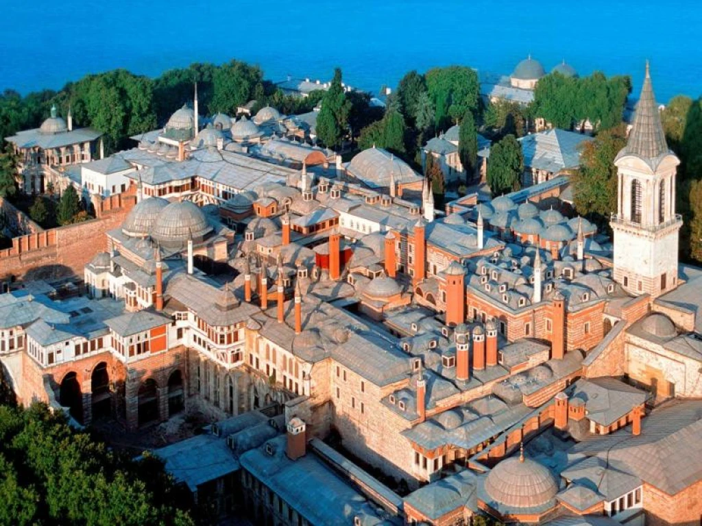 ISTANBUL PALÄSTTUR