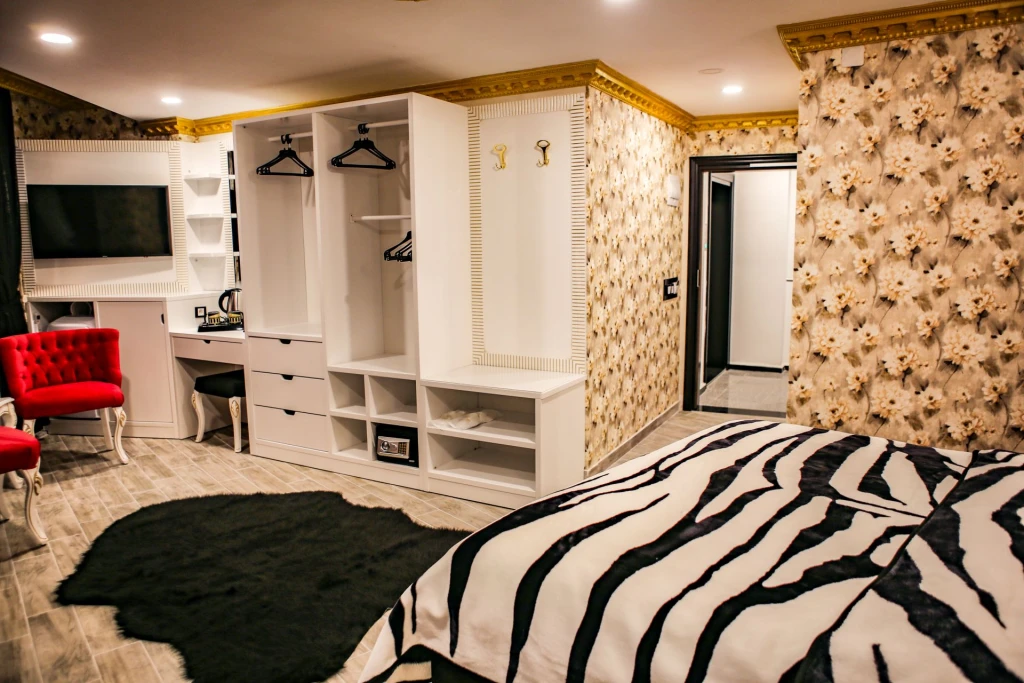 Hadrian Hotel