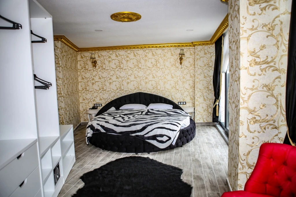 Hadrian Hotel