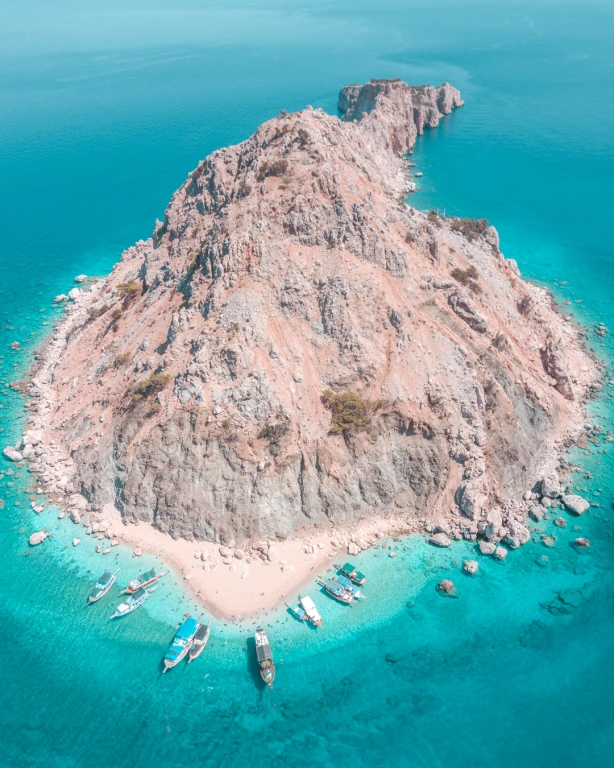 Side: Suluada Crystal Bays Boat Trip with Lunch