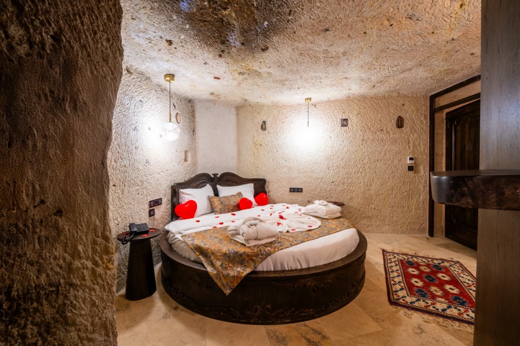 Kapadokya Havuzlu Cave Suite 103 | Romantik Balayı Deneyimi