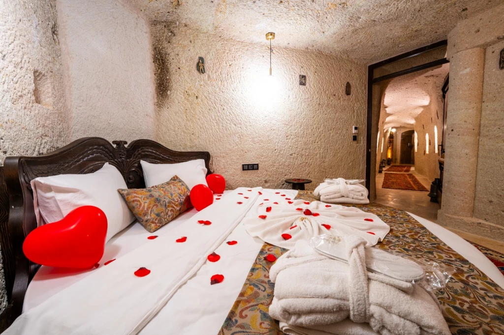 Kapadokya Havuzlu Cave Suite 103 | Romantik Balayı Deneyimi