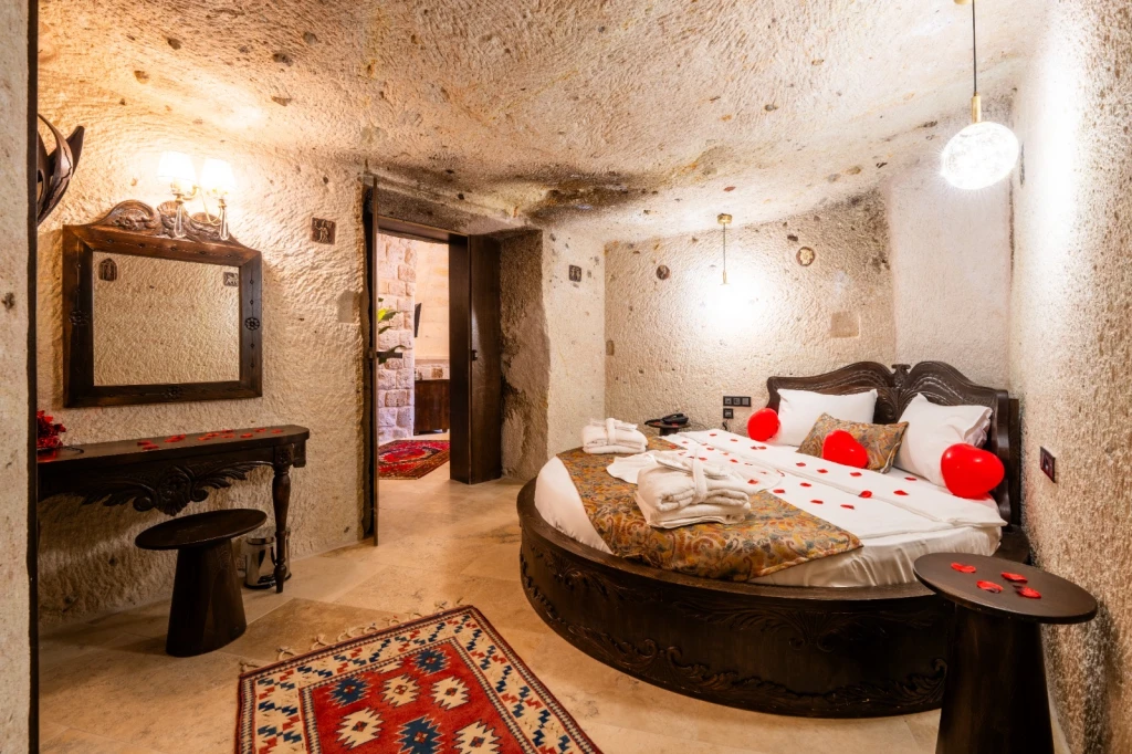 Kapadokya Havuzlu Cave Suite 103 | Romantik Balayı Deneyimi