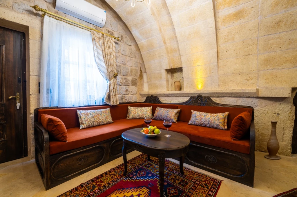 Kapadokya Havuzlu Cave Suite 103 | Romantik Balayı Deneyimi
