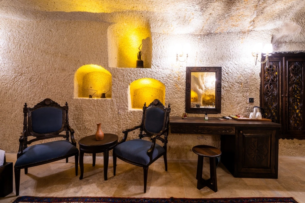 Kapadokya Balayı Odası 104 | Jakuzili Romantik Cave Suite | Aurelia Cave Suites