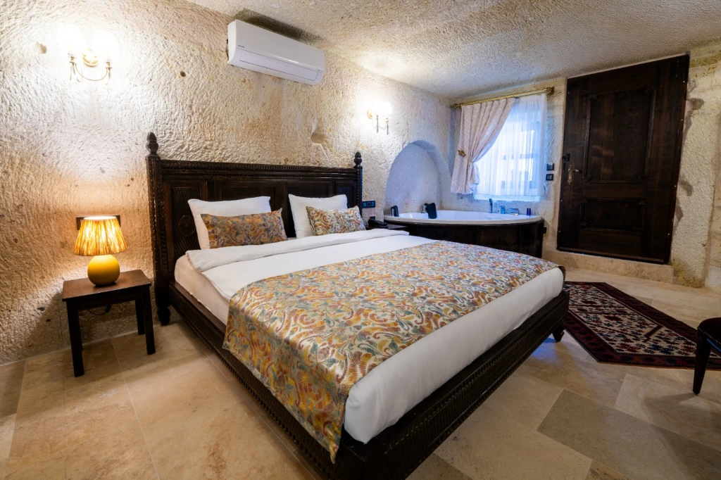 Kapadokya Balayı Odası 201 | Özel Jakuzili Cave Room | Aurelia Cave Suites