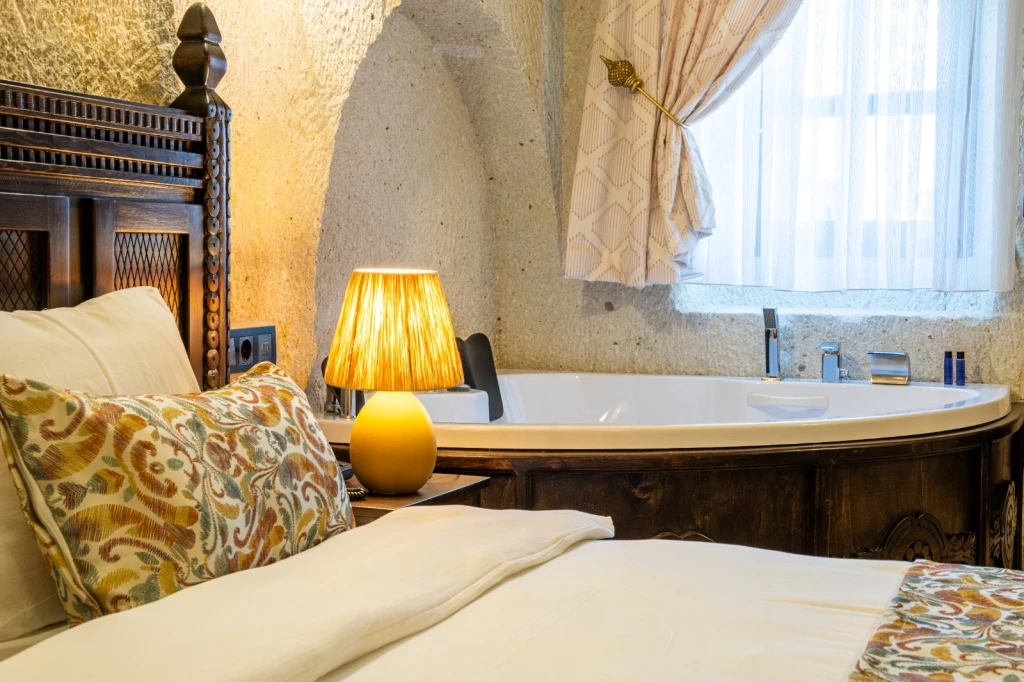 Kapadokya Balayı Odası 201 | Özel Jakuzili Cave Room | Aurelia Cave Suites