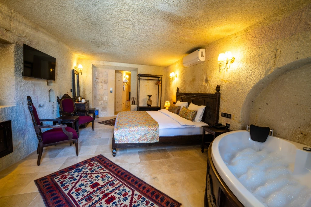 Kapadokya Balayı Odası 201 | Özel Jakuzili Cave Room | Aurelia Cave Suites