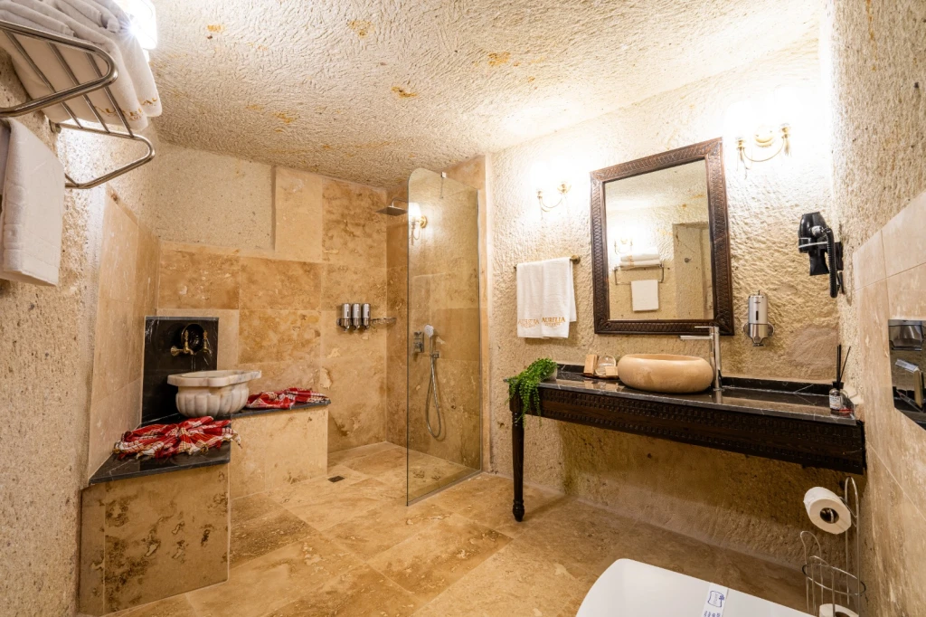 Kapadokya Balayı Odası 201 | Özel Jakuzili Cave Room | Aurelia Cave Suites