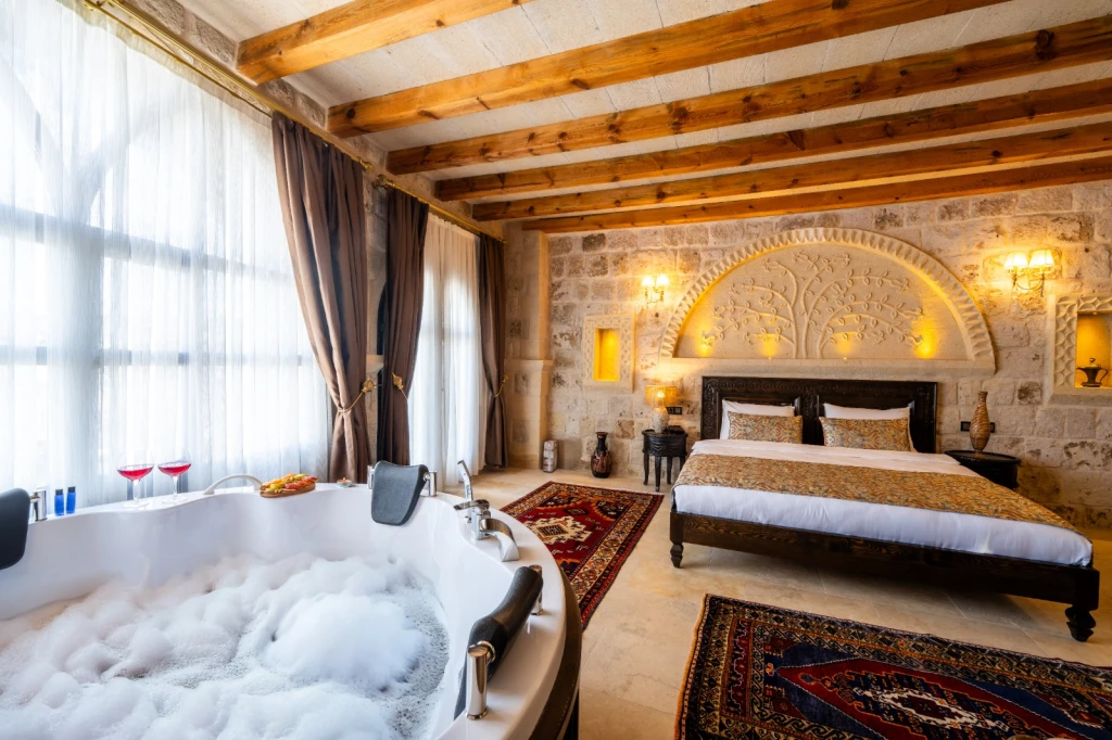 Kapadokya Jakuzili Teras Oda 302 | Romantik Taş Konsept | Aurelia Cave Suites