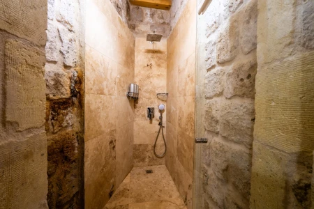 Kapadokya Balayı Suite 204 | Özel Teras & 6 Kişilik Outdoor Jakuzi | Aurelia Cave Suites