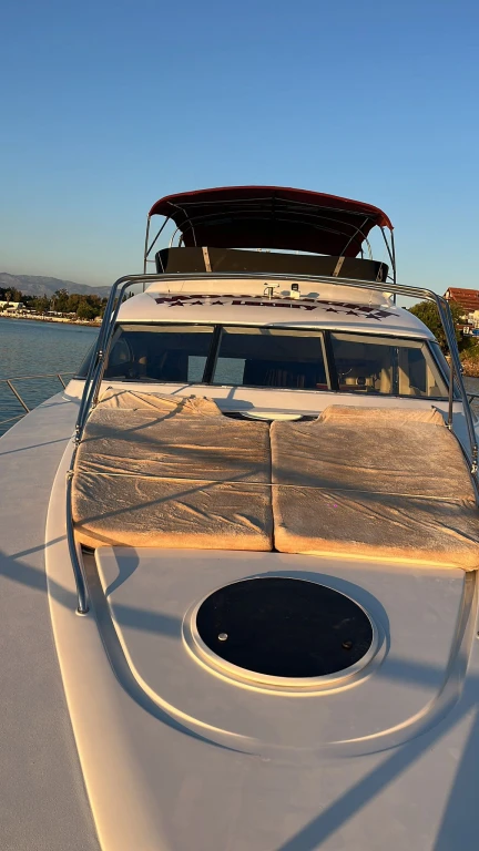 Side: Vip Yacht Cruise from River to Sea with Lunch