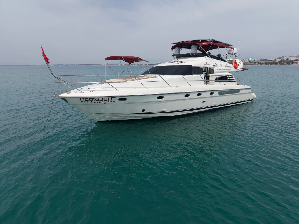 Side: Vip Yacht Cruise from River to Sea with Lunch