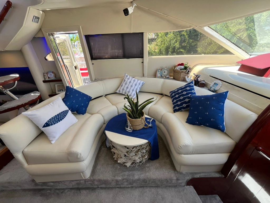 Side: Vip Yacht Cruise from River to Sea with Lunch