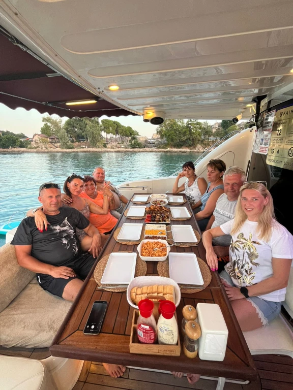 Side: Vip Yacht Cruise from River to Sea with Lunch