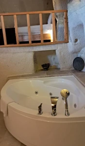 Abu Hayat Cave Hotel 105 | Otantik Mağara Odada Balayı