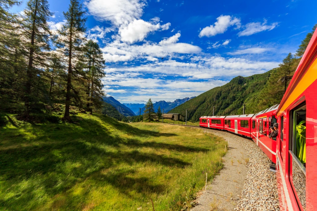 Bernina Express ile Alplerin Kalbi & Masal Köyleri Turu Ajet Hy. İle Extra Turlar Ve Çevre Gezileri Dahil (BSL-GVA)