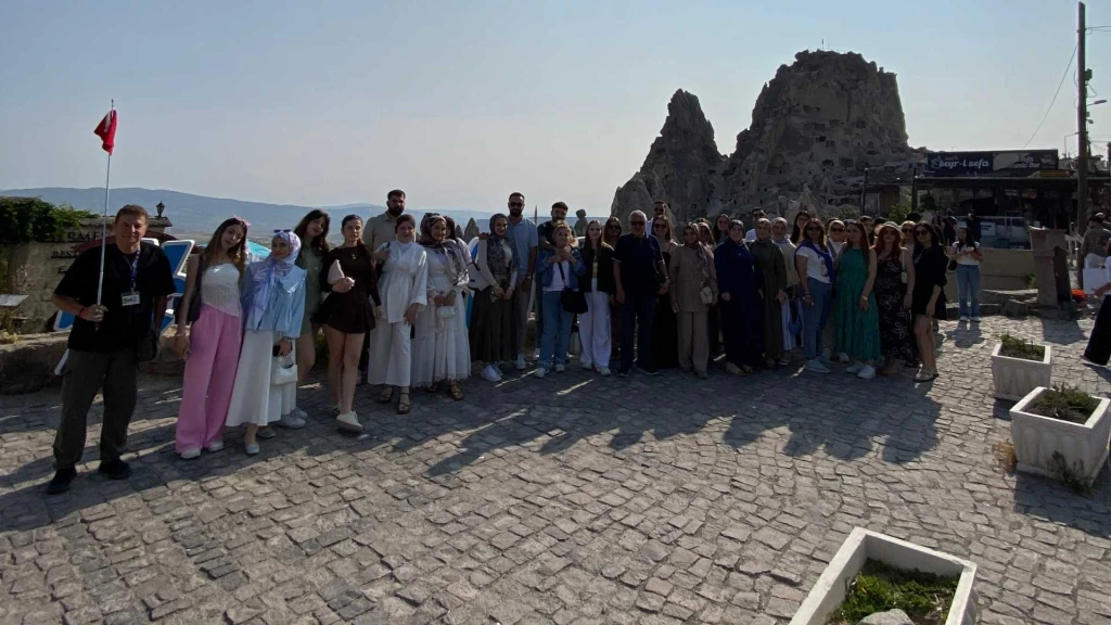 Masal Gibi Kapadokya, Yeraltı Şehri ve Peri Bacaları Turu 1 Gece Otel Konaklamalı