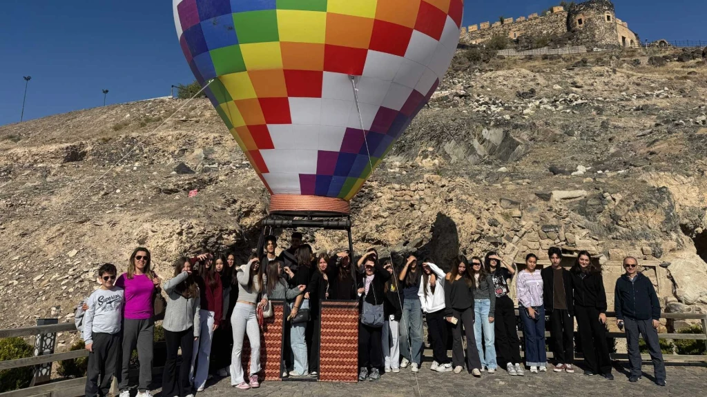 Masal Gibi Kapadokya, Yeraltı Şehri ve Peri Bacaları Turu 1 Gece Otel Konaklamalı