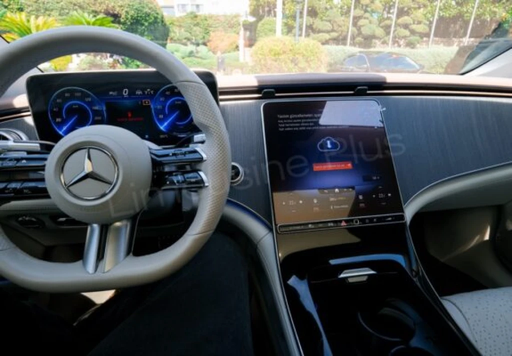 Mercedes EQS Luxury Transfer