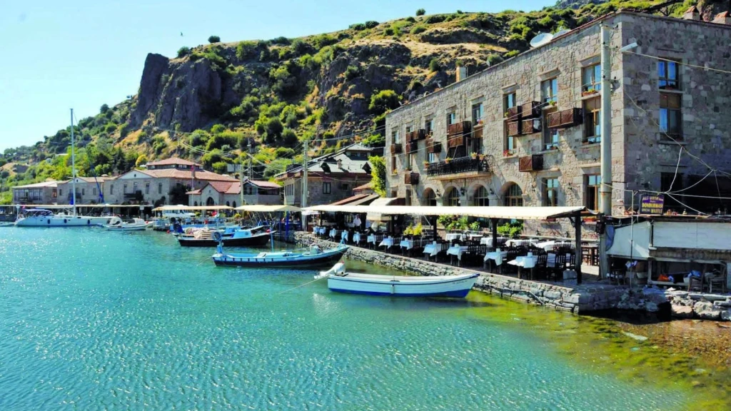 Bozcaada Assos Cunda Adası ve Ayvalık Tekne Turu 1 Gece Otel Konaklamalı