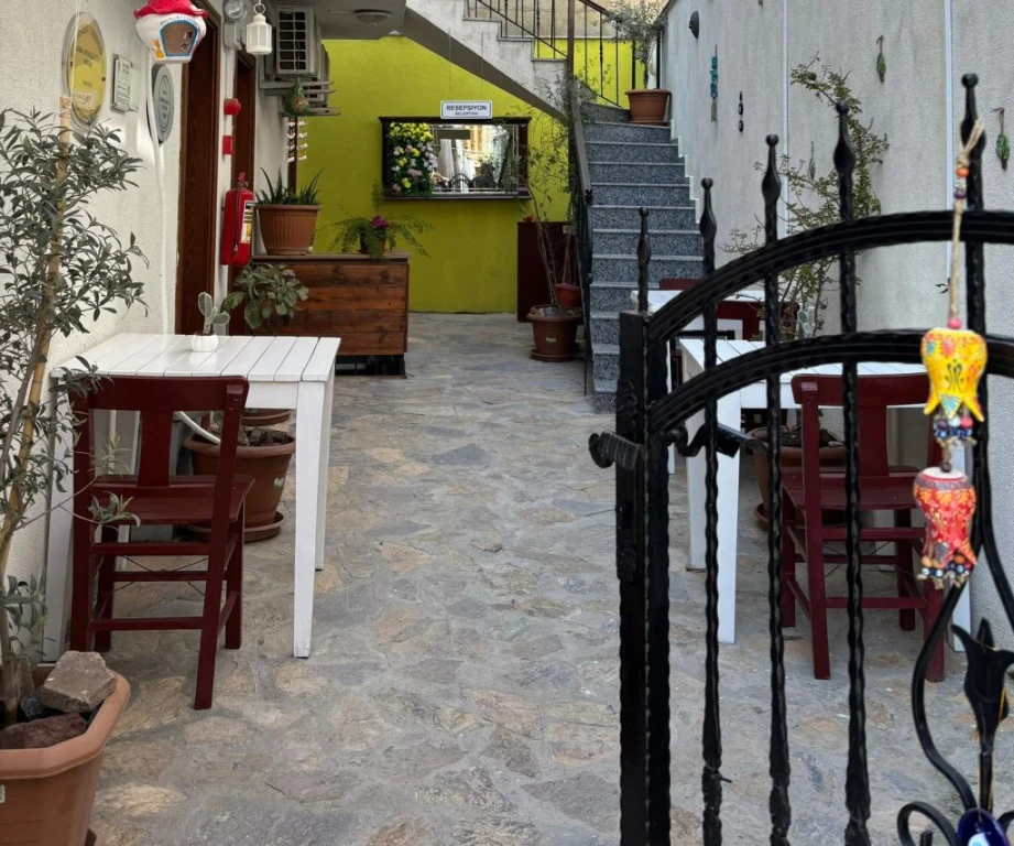 Local Ayvalık Guest Rooms
