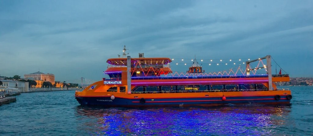 İSTANBUL BOĞAZI AKŞAM YEMEĞİ TEKNE TURU VİP ARAÇLAR İLE GİDİŞ DÖNÜŞ ULAŞIM DAHİL