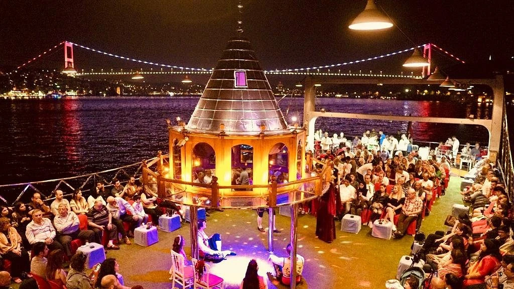 İSTANBUL BOĞAZI AKŞAM YEMEĞİ TEKNE TURU VİP ARAÇLAR İLE GİDİŞ DÖNÜŞ ULAŞIM DAHİL