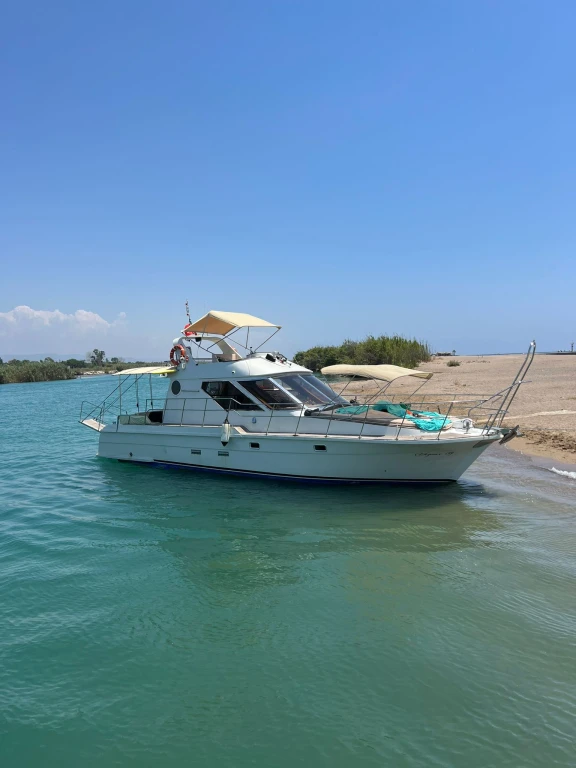 Side: VİP  Yacht Cruise with Lunch