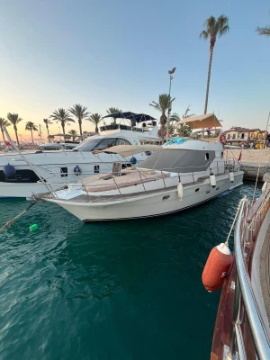 Side: VİP  Yacht Cruise with Lunch
