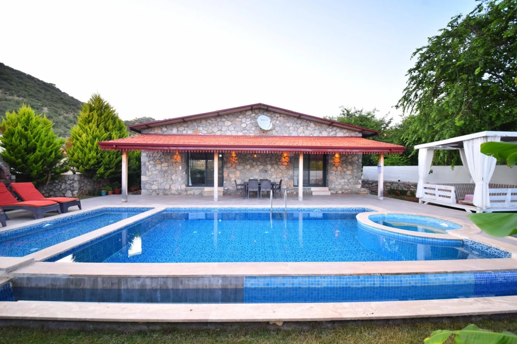 Villa Manolya