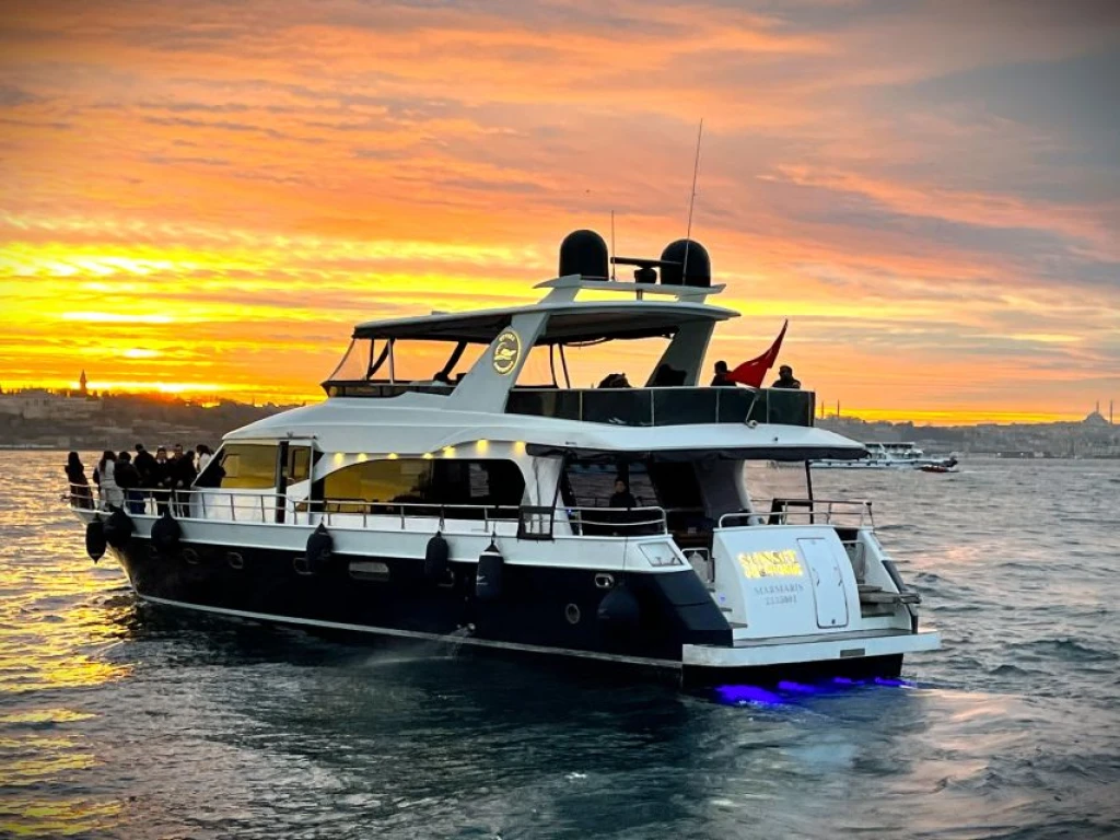 Istanbul Sunset Bosphorus Cruise – Yacht Snacks & Drinks by IBO TOUR