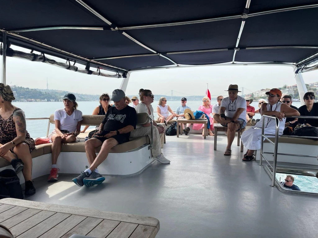 Istanbul Sunset Bosphorus Cruise – Yacht Snacks & Drinks by IBO TOUR