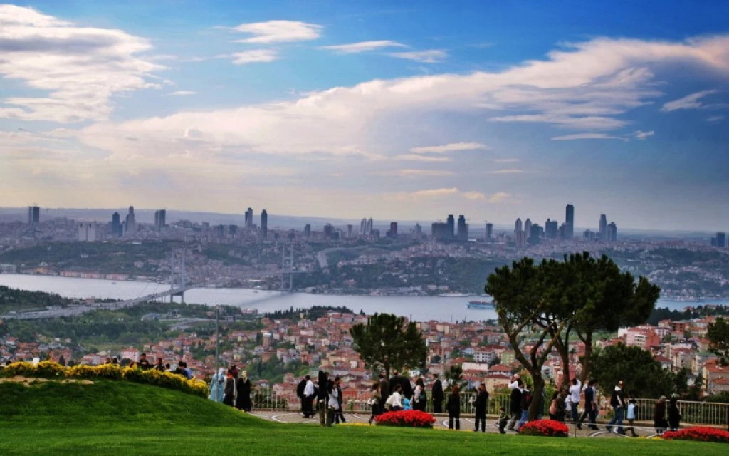 Beylerbeyi Paleis & Twee Continenten Tour door SHE TOUR