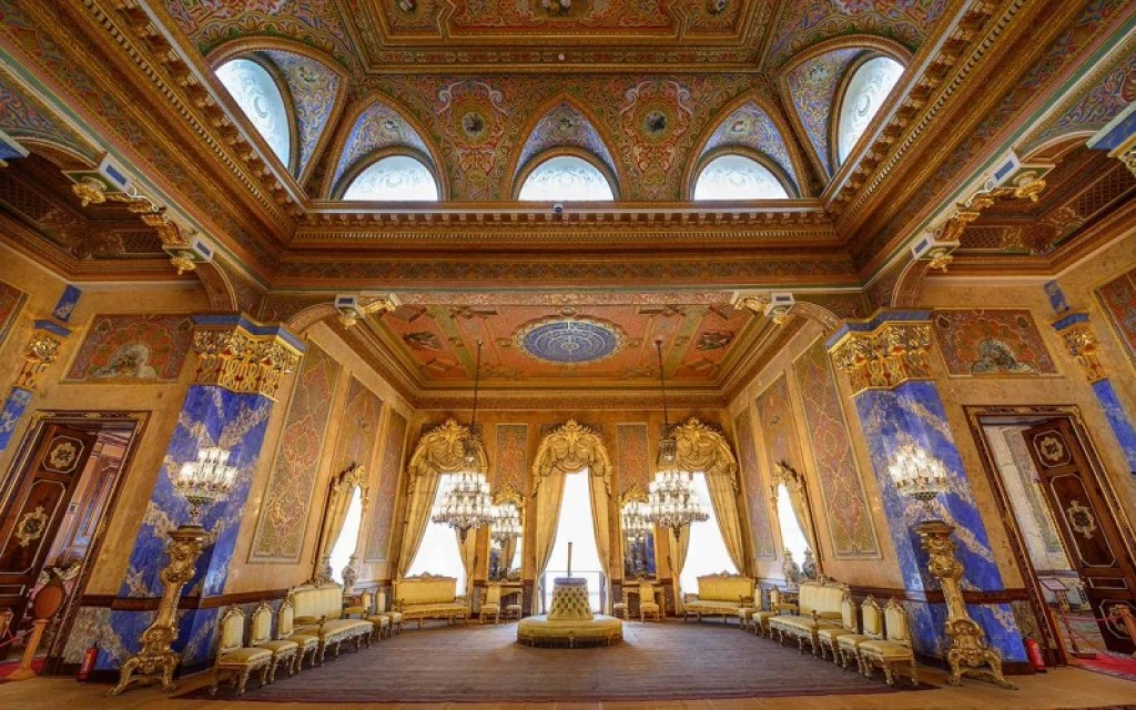 Beylerbeyi Paleis & Twee Continenten Tour door SHE TOUR